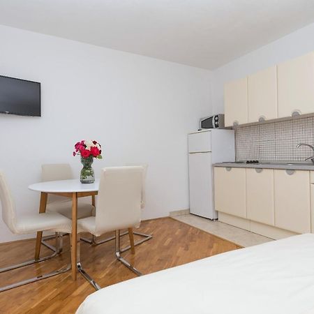 Skiljini Dvori - Apartman Makarska Zewnętrze zdjęcie