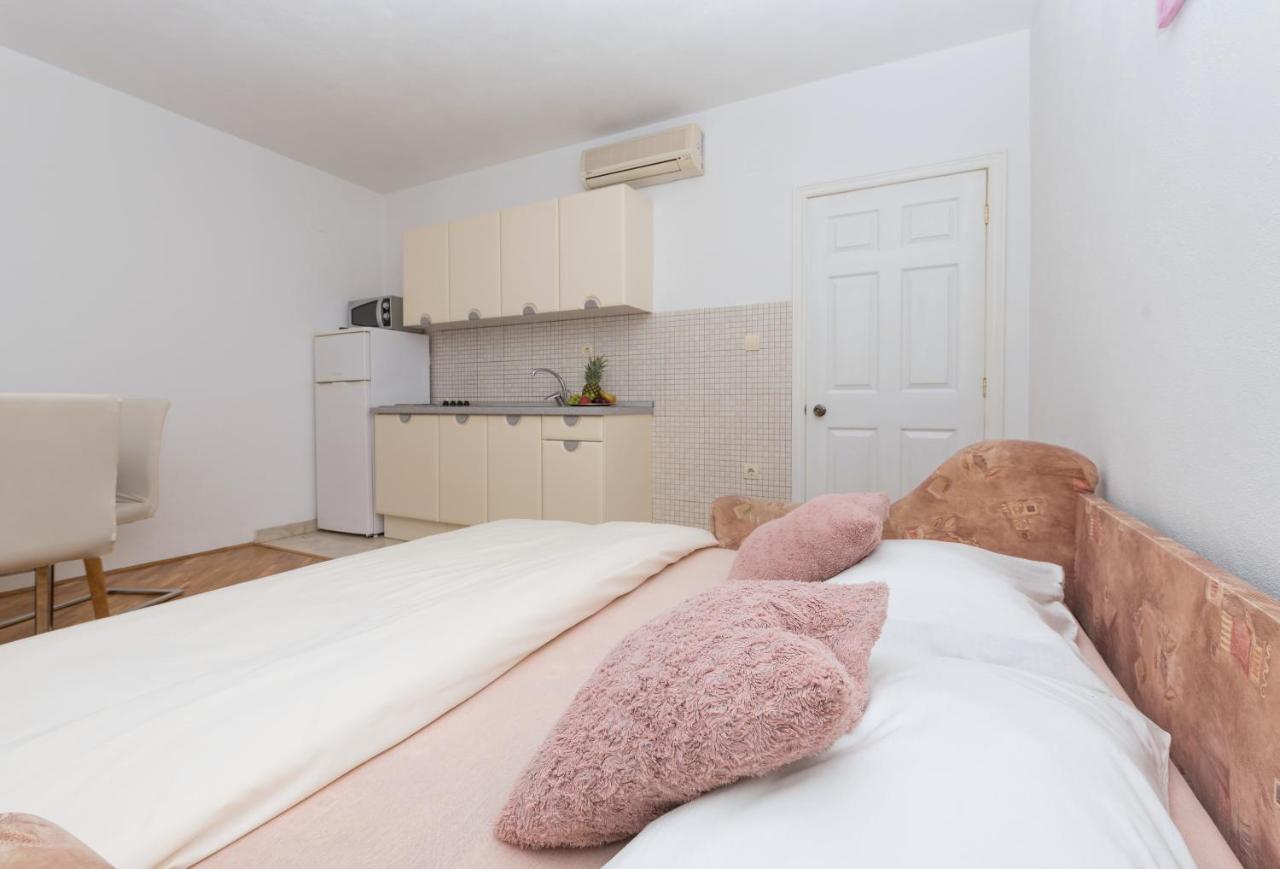 Skiljini Dvori - Apartman Makarska Zewnętrze zdjęcie