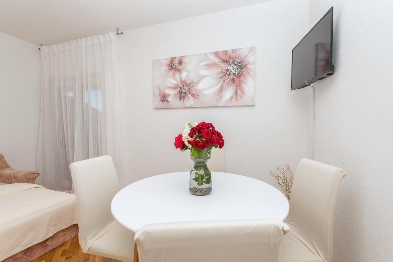 Skiljini Dvori - Apartman Makarska Zewnętrze zdjęcie