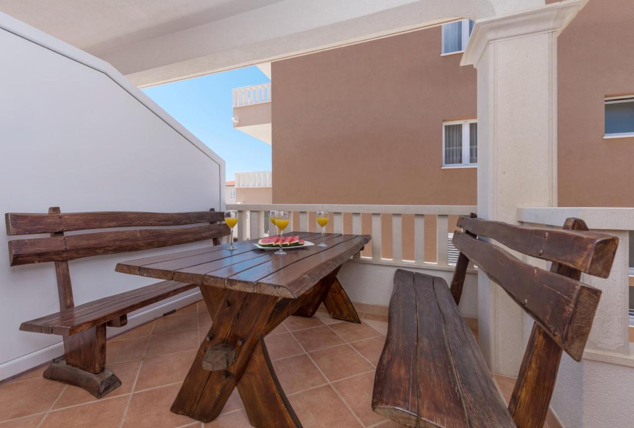 Skiljini Dvori - Apartman Makarska Zewnętrze zdjęcie