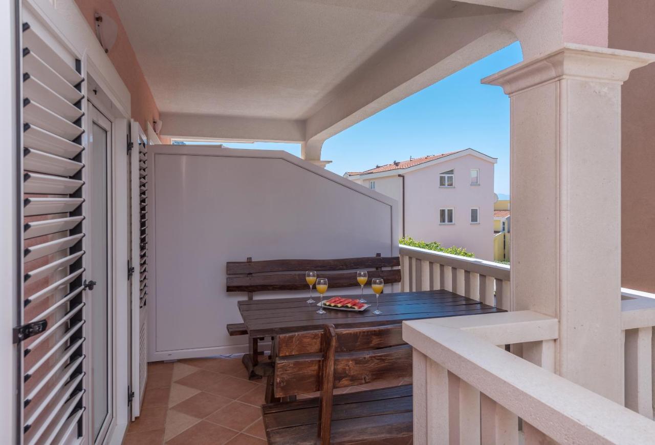 Skiljini Dvori - Apartman Makarska Zewnętrze zdjęcie