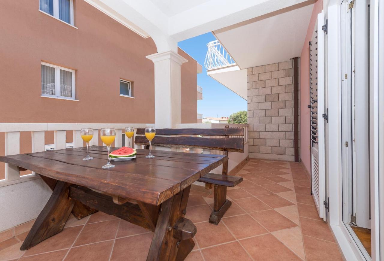 Skiljini Dvori - Apartman Makarska Zewnętrze zdjęcie